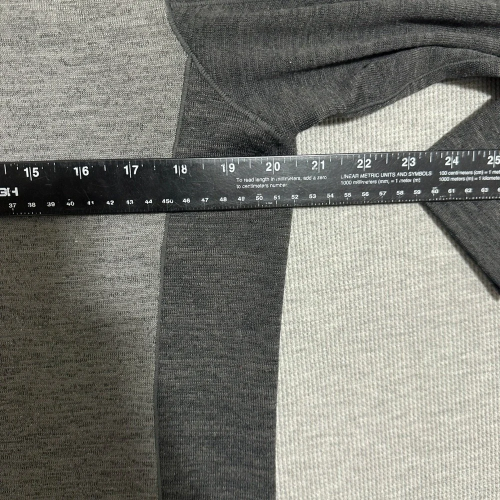 KUHL Interceptr 1/4 Zip Fleece Pullover Gray Colorblock Sweater Mens Size Medium